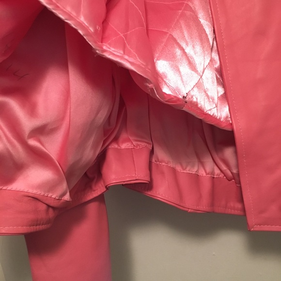 Women’s Jacket - Picture 4 of 8